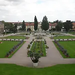 Mit Terrasse, Garten *