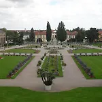 Mit Terrasse, Garten *