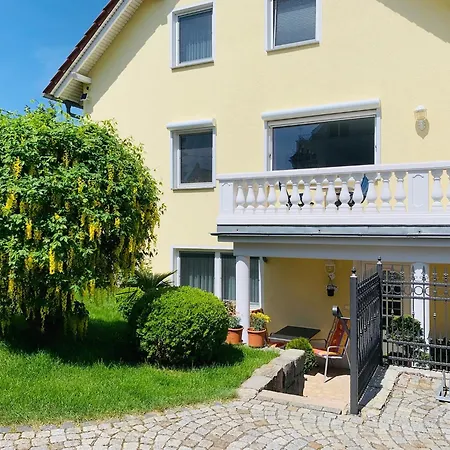 Mit Terrasse, Garten Appartement *