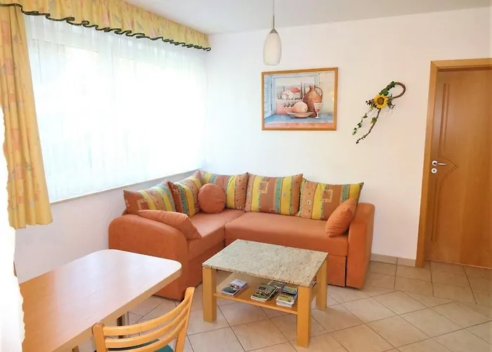 Mit Terrasse, Garten Apartment