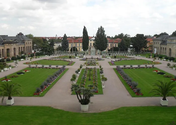Mit Terrasse, Garten *