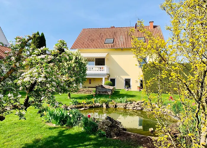 Mit Terrasse, Garten Apartment